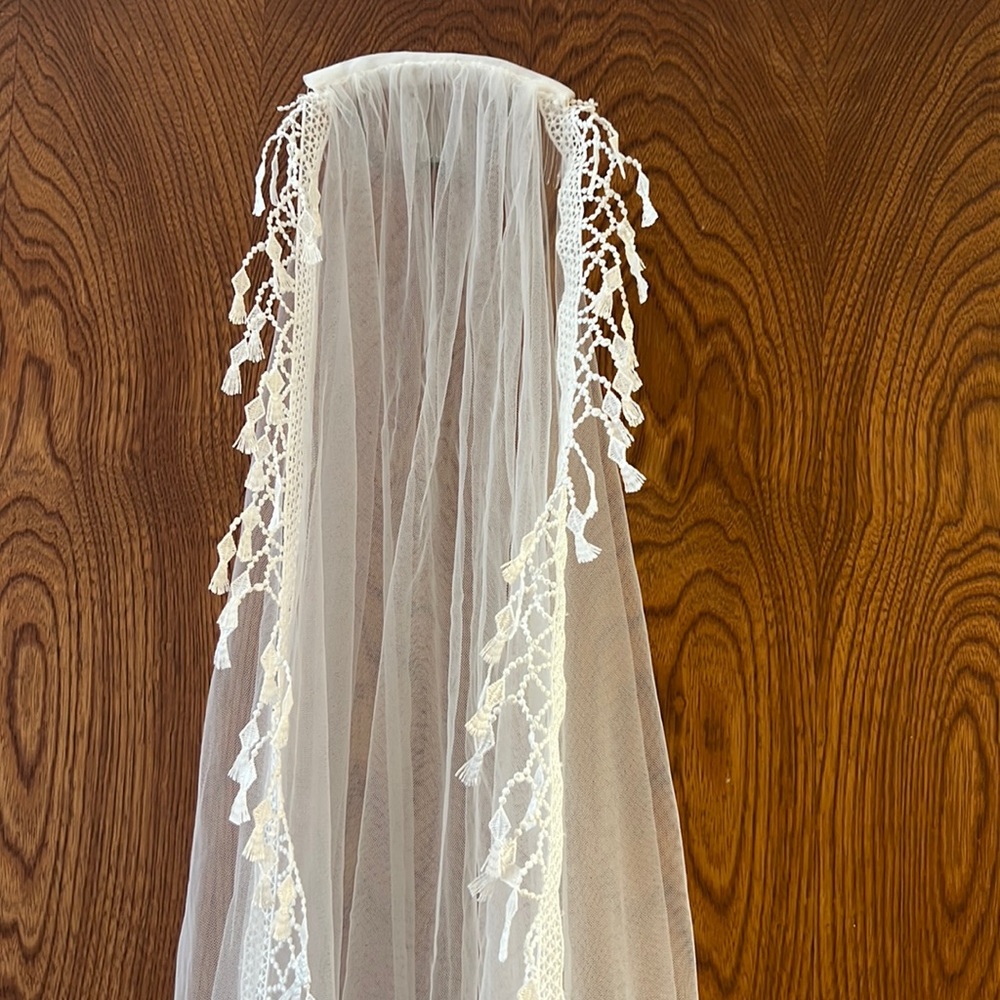 Evie Young Scout Veil